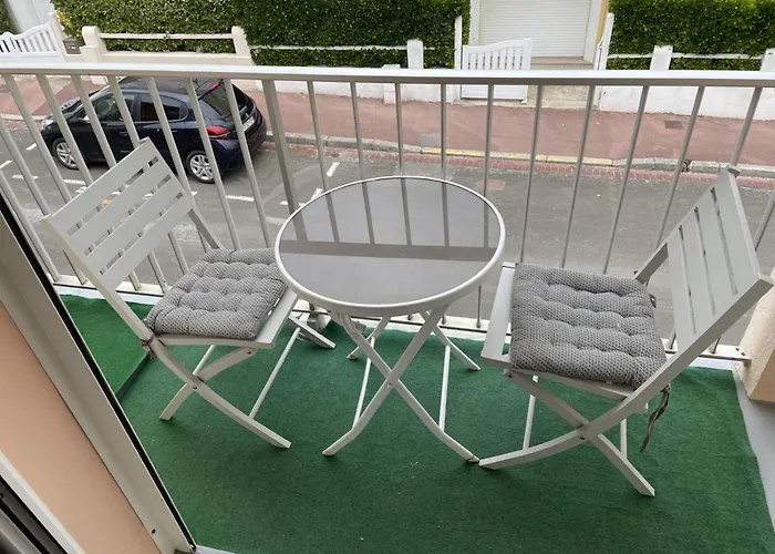 Le Chti 100 M De La Vue Laterale דירה